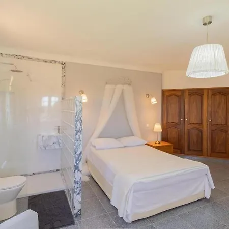 Villa Flat In Da Luz With Sea View Sargacal
